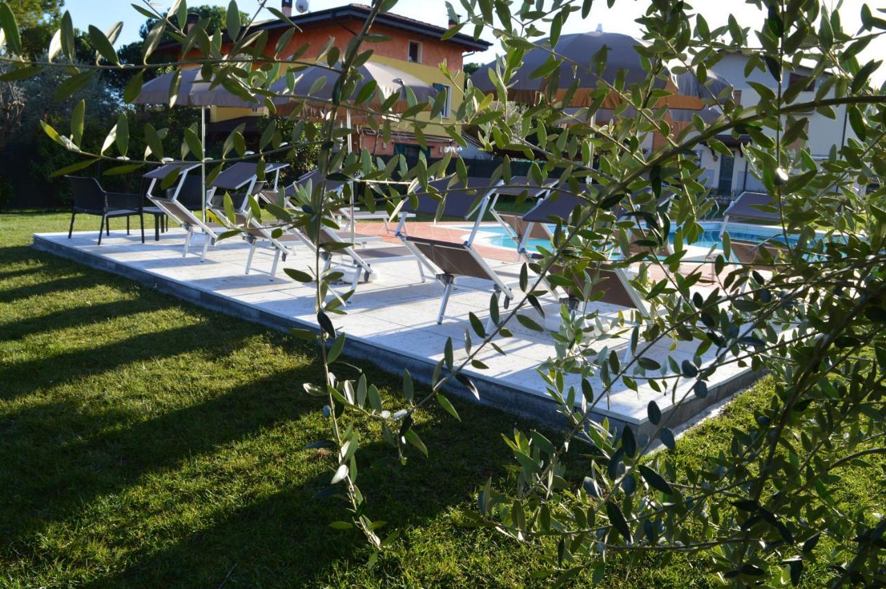 The Swan B&B Manerba del Garda Luaran gambar