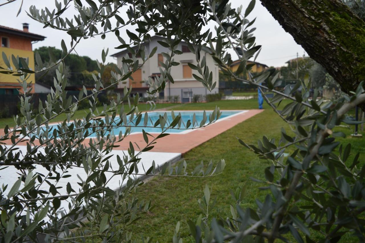 The Swan B&B Manerba del Garda Luaran gambar